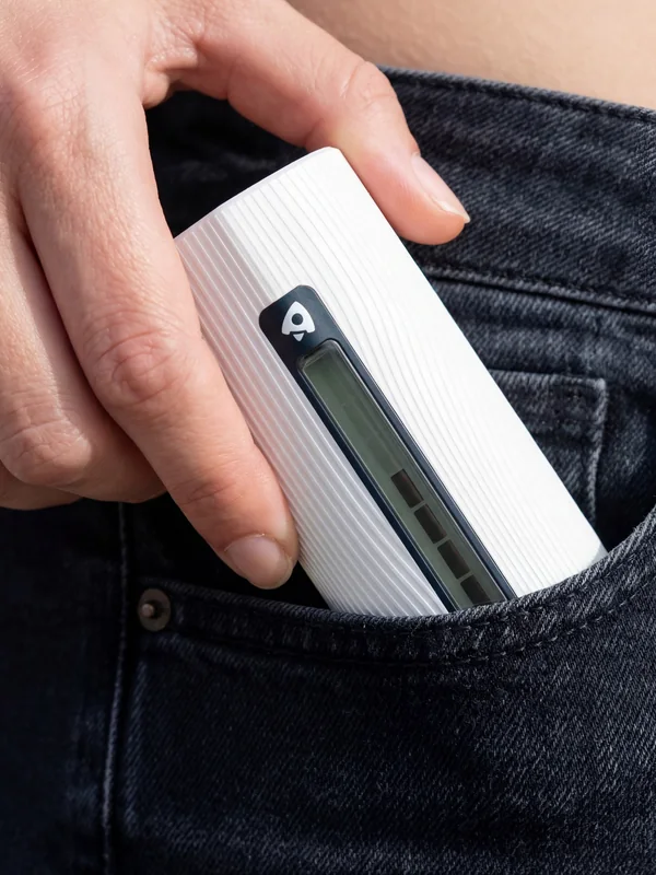 Portable carbon dioxide detector